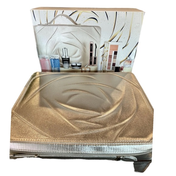 lancome Gift box 2023 Holiday Limited Edition. 10 Products. NIB. - Picture 3 of 6